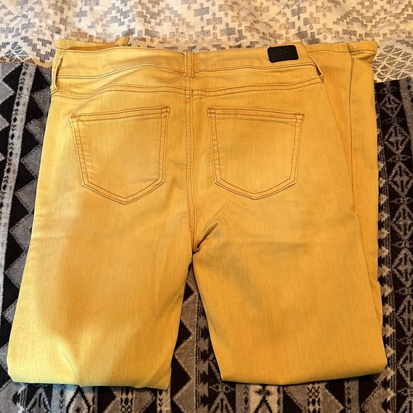 Size 3/26 - Picture 2 of 3